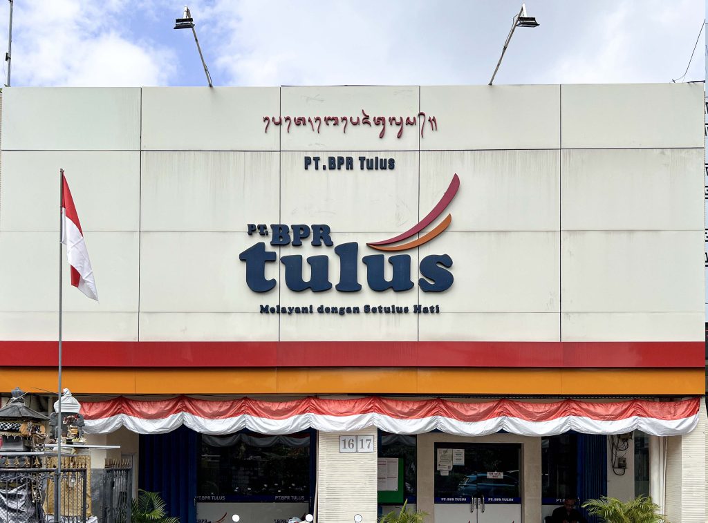 Gedung PT BPR Tulus